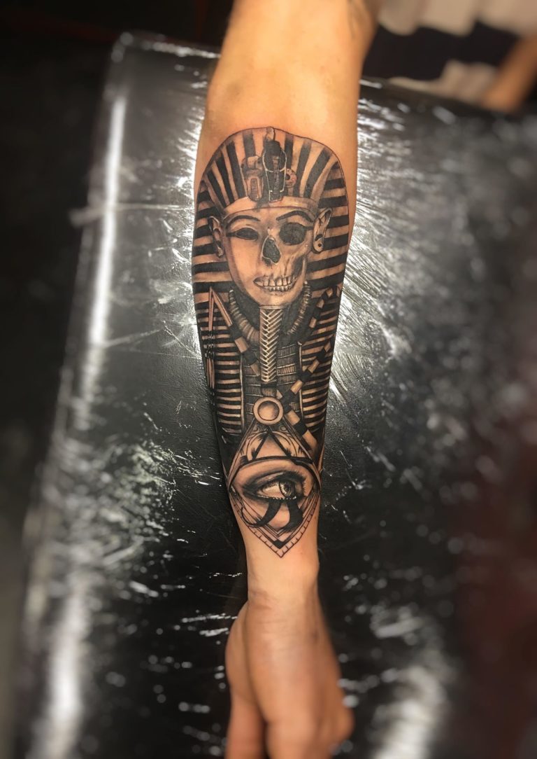 Black and grey realism tattoo artist, Brisbane - Alex Davies